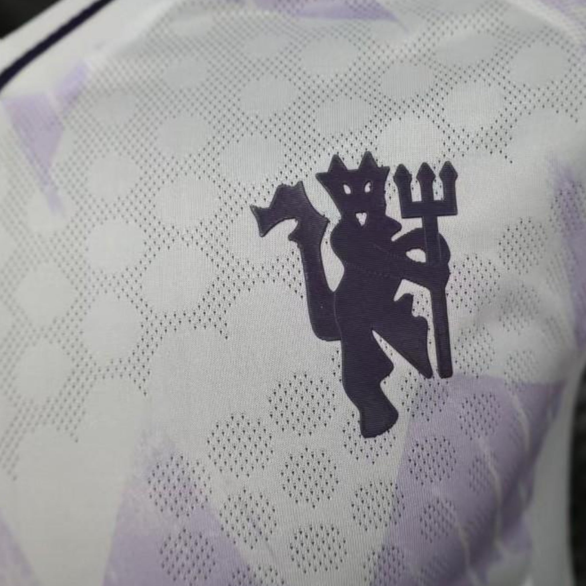Manchester United Extérieur 25/26 - Manches Longues - Détail