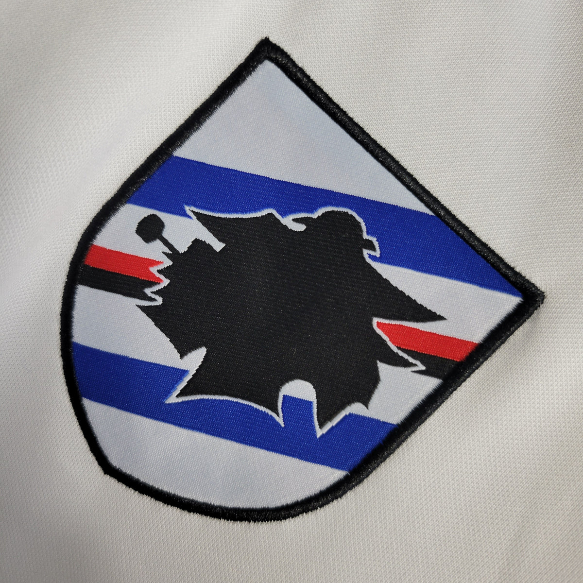 Sampdoria Extérieur 23/24 - Vue rapprochée