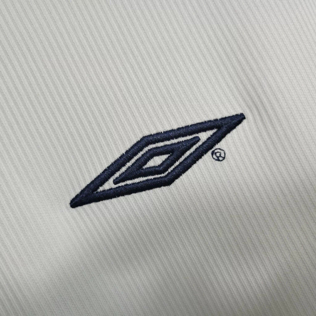 Manchester United Away 99/00 - Long Sleeved - Detail