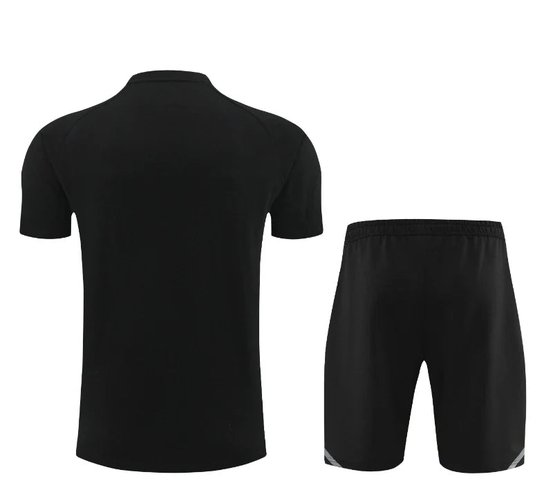 Training Gear - Manchester United 24/25 - Back view