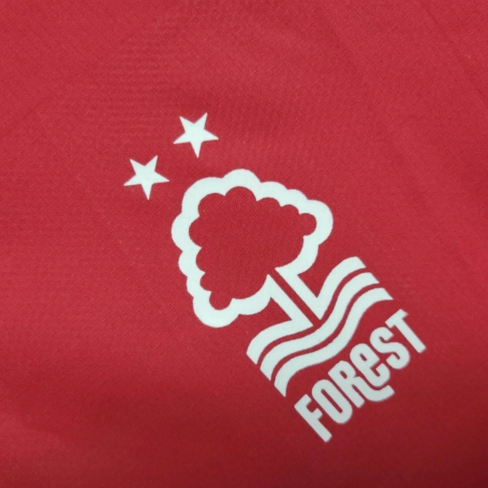 Coupe-Vent - Nottingham Forest 25/26 - Vue rapprochée