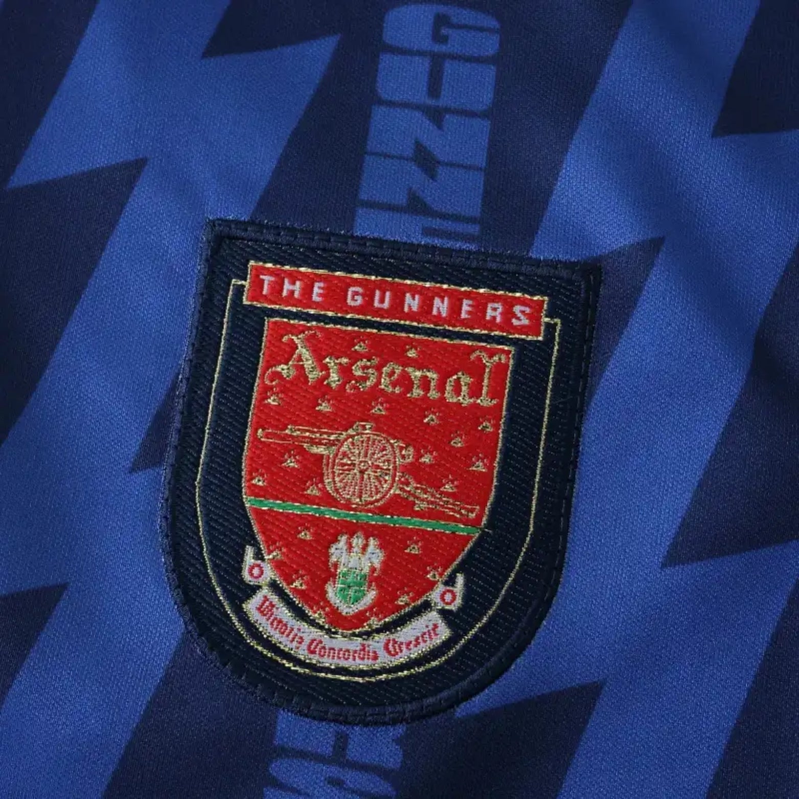 Arsenal Extérieur 94/95 - Vue rapprochée