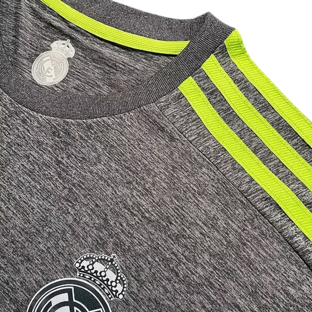 Real Madrid Extérieur 15/16 - Manches Longues - Vue rapprochée