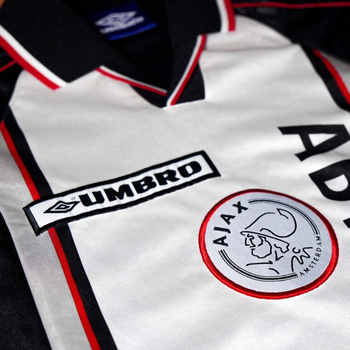 Ajax Extérieur  98/99 - Détail