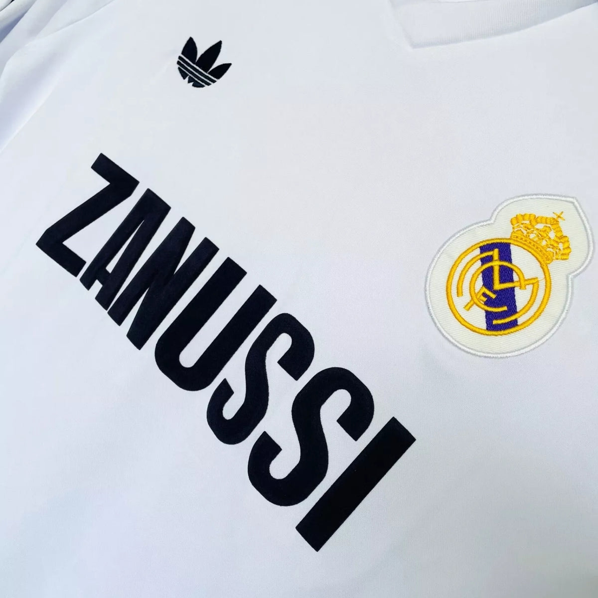 Real Madrid Domicile 84/85 - Détail