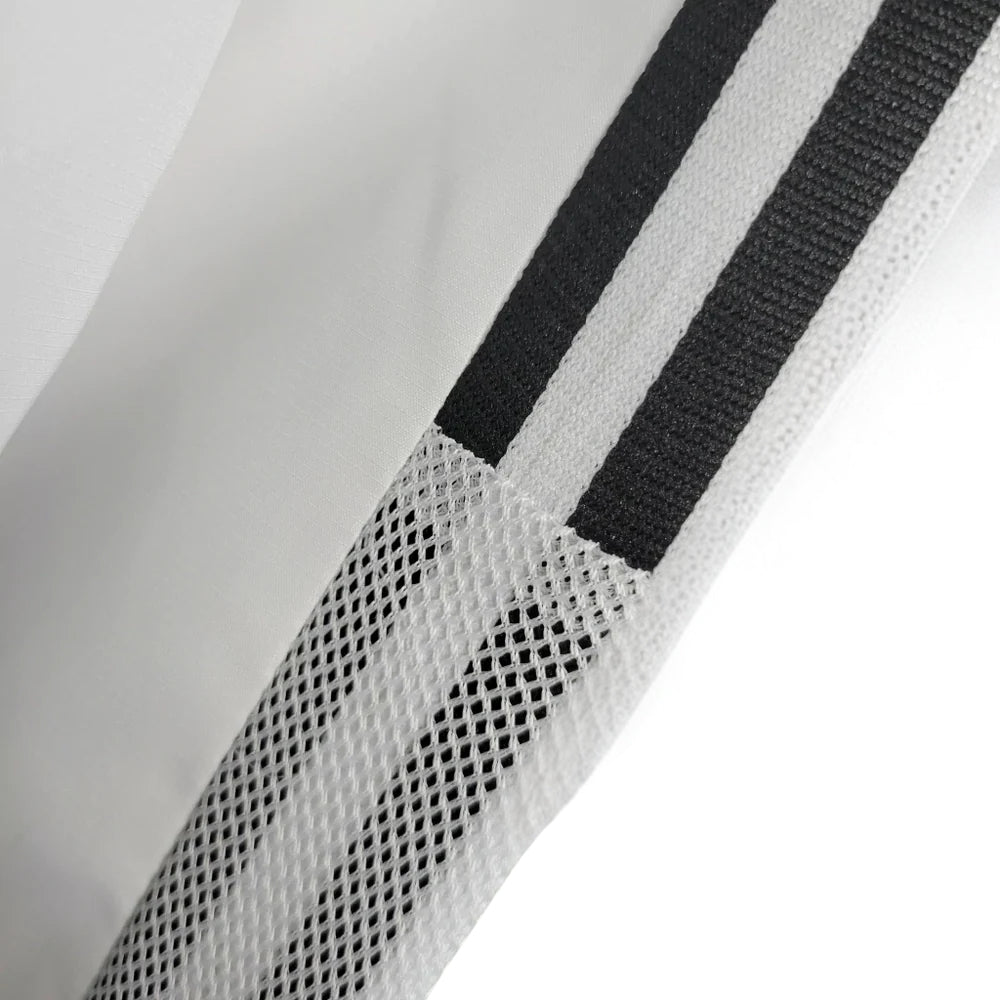 Windbreaker - Germany - Detail