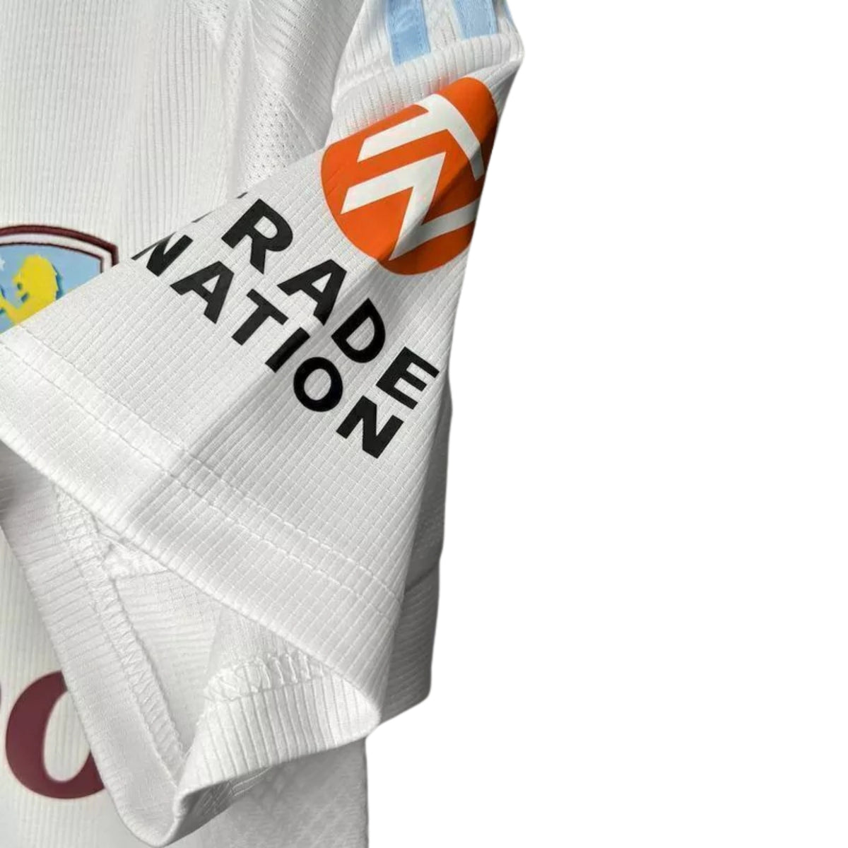 Aston Villa Extérieur 24/25 - Vue rapprochée