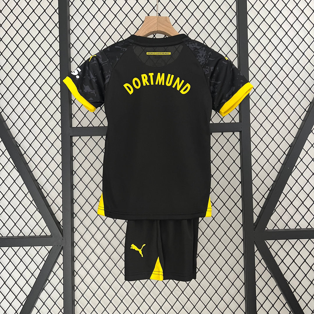 Kit - Borussia Dortmund Extérieur 23/24