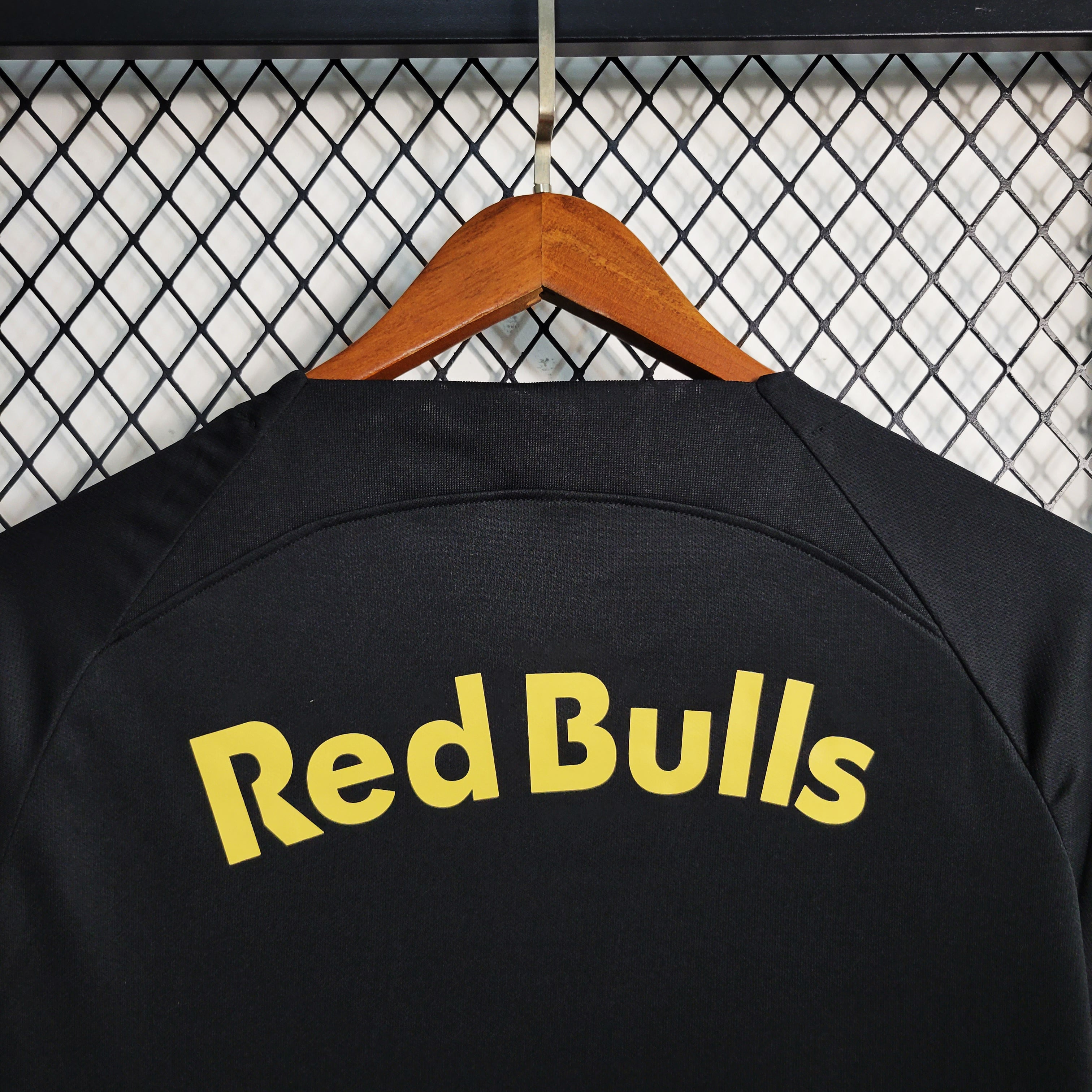 New York Red Bulls Domicile 23/24 - Vue rapprochée