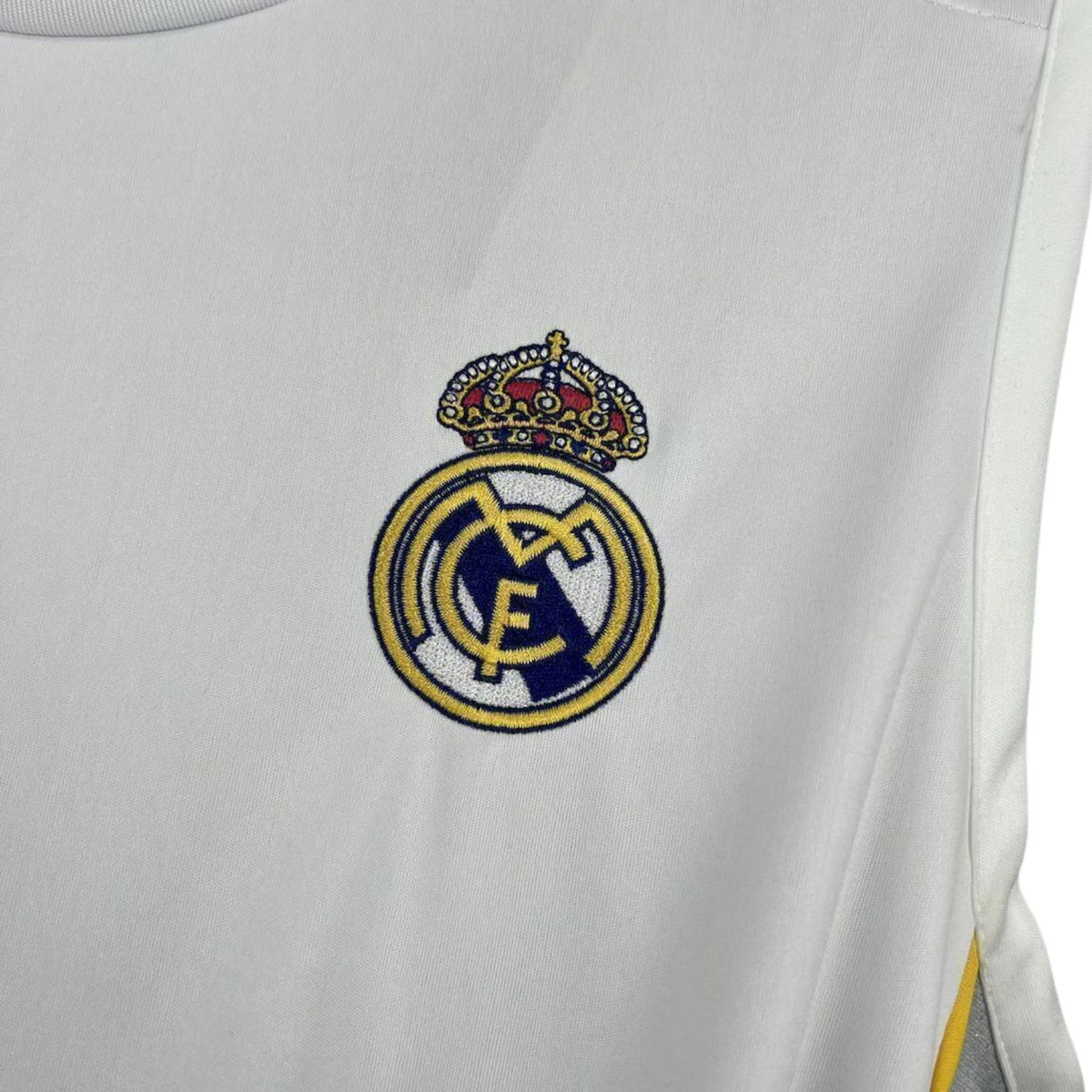 Real Madrid Training 25/26 - Cava Sleeves - Detail
