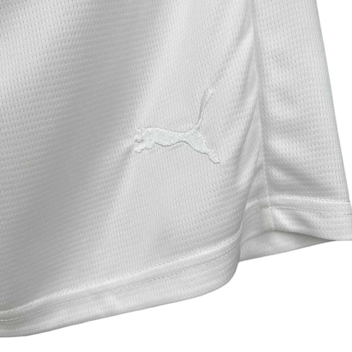 Short AC Milan 125e anniversaire - Vue rapprochée
