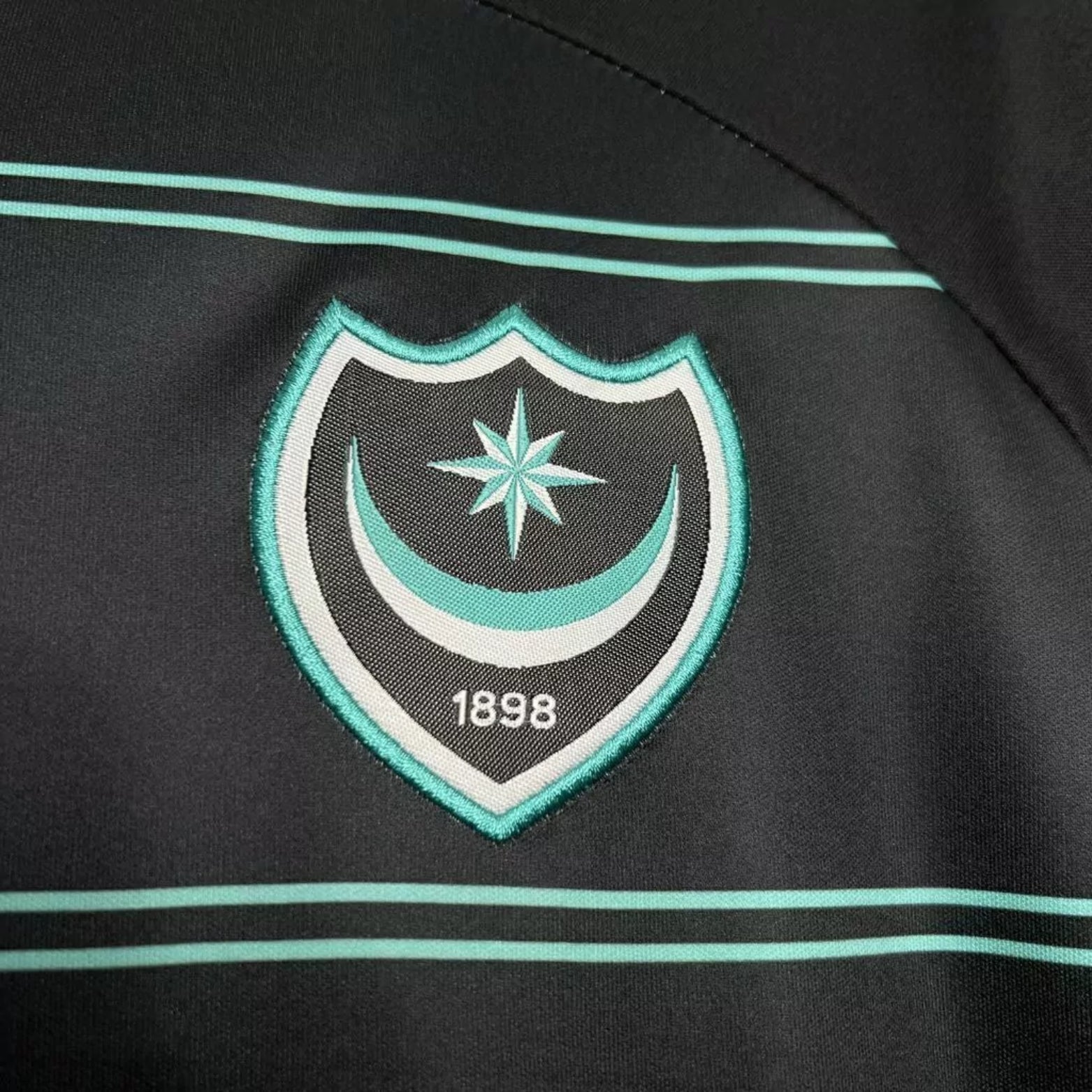 Portsmouth Extérieur 24/25 - Détail