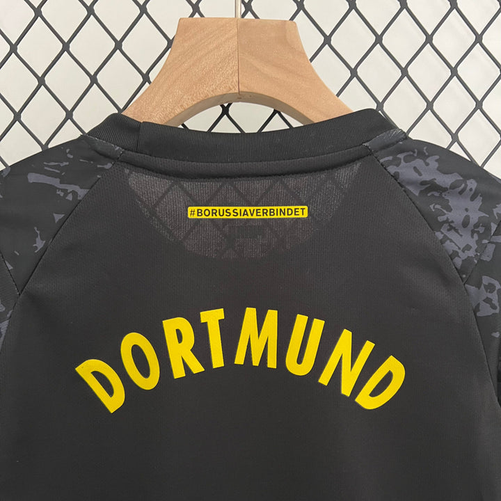 Kit - Borussia Dortmund Extérieur 23/24