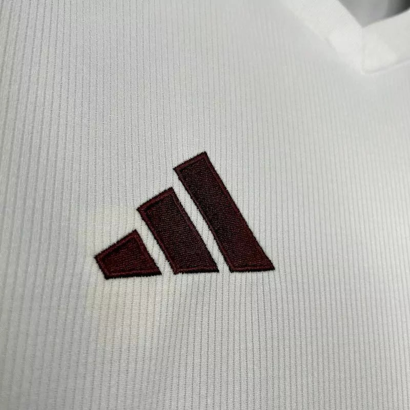 Aston Villa Extérieur 24/25 - Packaging