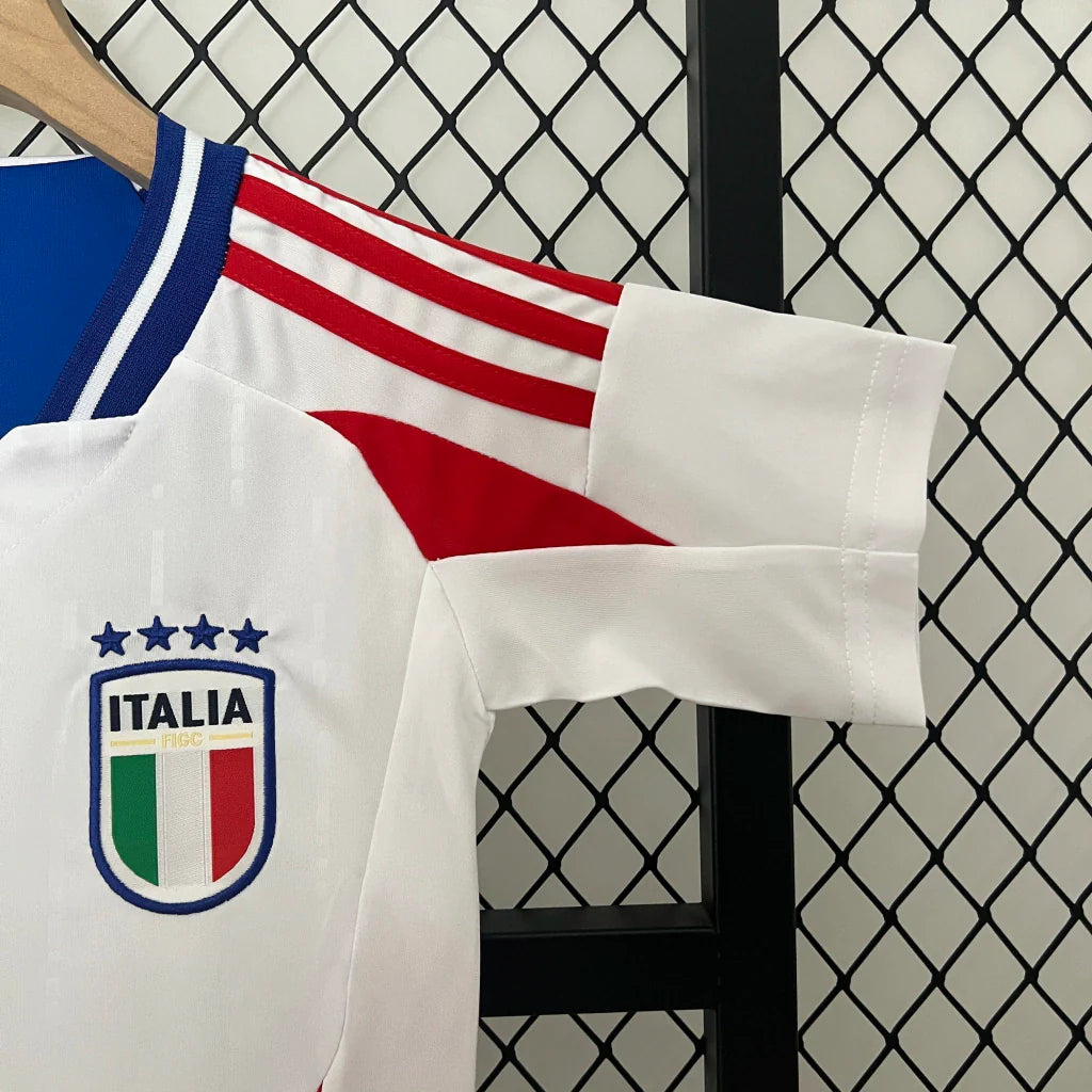 Kit - Italie Extérieur 24/25