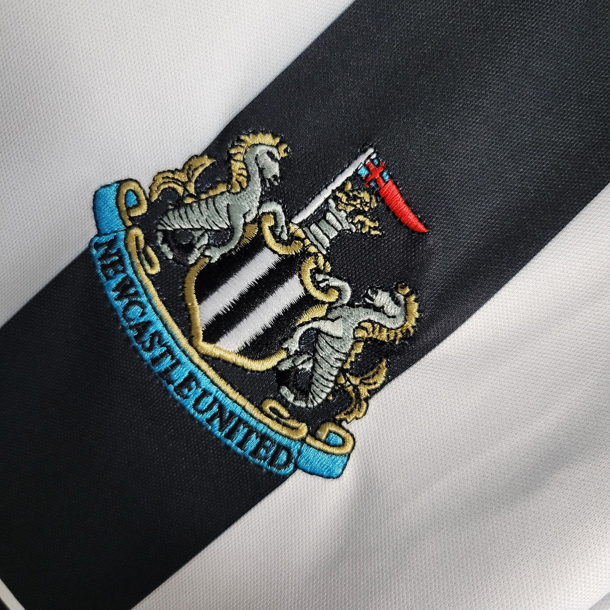 Newcastle United Home 23/24 - Close-up