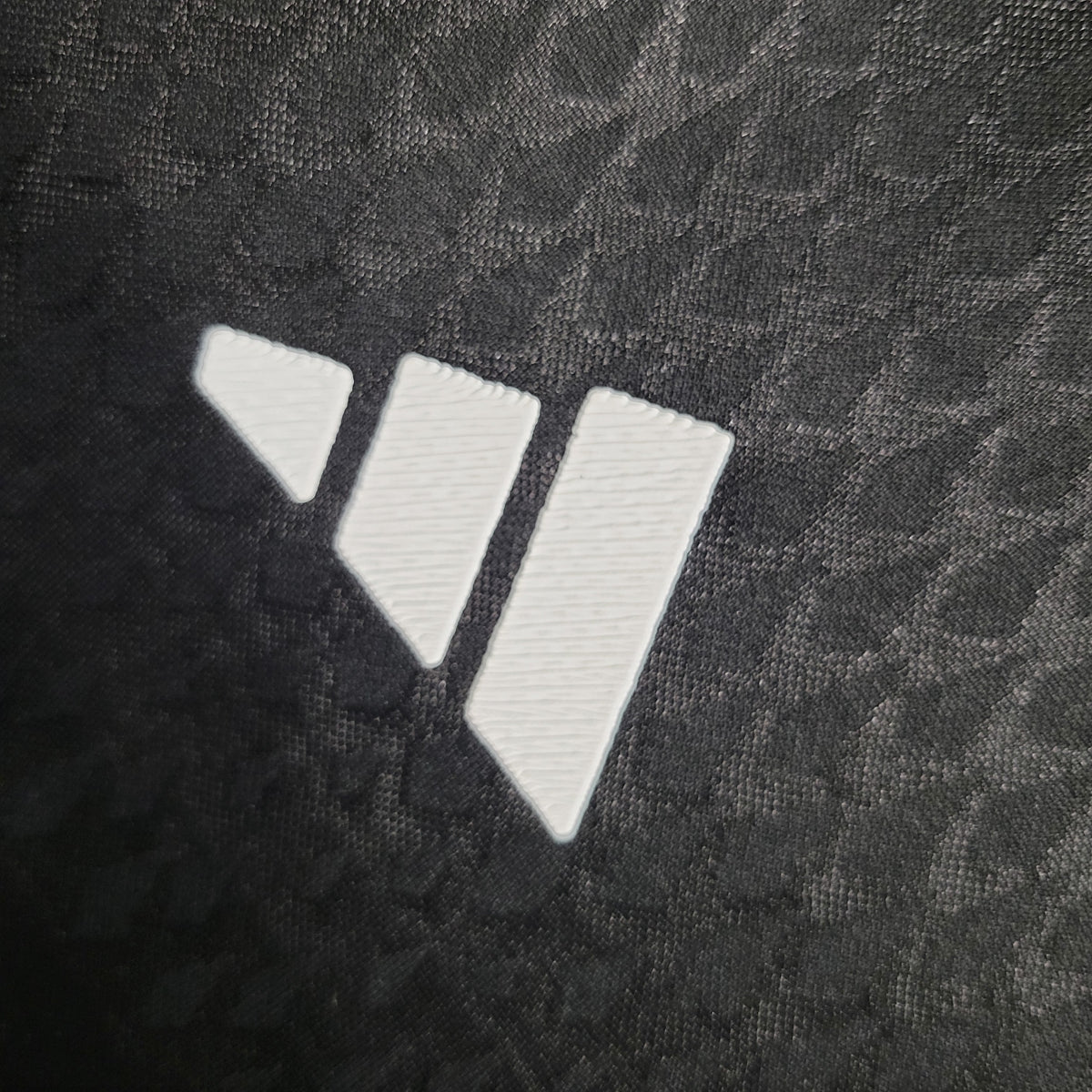 Maccabi Away 23/24 - Close-up